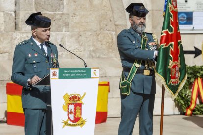 Celebración del Día del Pilar, patrona de la Guardia Civil, en la plaza del Rey San Fernando. SANTI OTERO