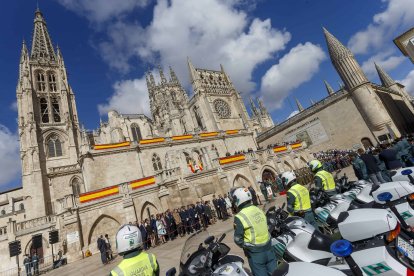 Celebración del Día del Pilar, patrona de la Guardia Civil, en la plaza del Rey San Fernando. SANTI OTERO