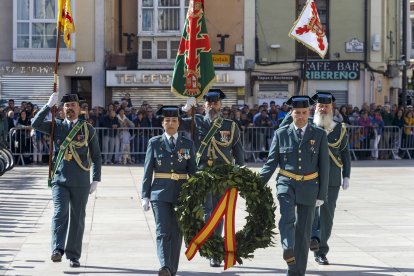 Celebración del Día del Pilar, patrona de la Guardia Civil, en la plaza del Rey San Fernando. SANTI OTERO