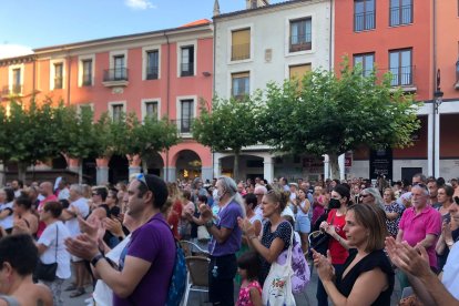 Unos 300 vecinos apoyaron ayer la manifestación
