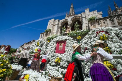 Celebración de la Ofrenda Floral en el día grande de las fiestas de San Pedro y San Pablo 2022. TOMÁS ALONSO