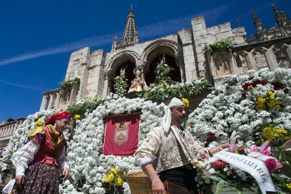 Celebración de la Ofrenda Floral en el día grande de las fiestas de San Pedro y San Pablo 2022. TOMÁS ALONSO