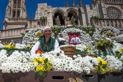 Celebración de la Ofrenda Floral en el día grande de las fiestas de San Pedro y San Pablo 2022. TOMÁS ALONSO