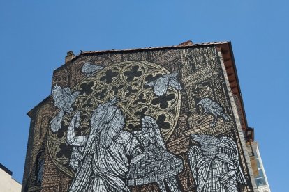 Mural de Monkeybird junto a la Catedral de Burgos. STARTER PROYECTOS