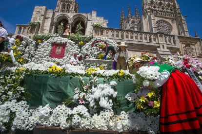 Celebración de la Ofrenda Floral en el día grande de las fiestas de San Pedro y San Pablo 2022. TOMÁS ALONSO
