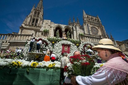 Celebración de la Ofrenda Floral en el día grande de las fiestas de San Pedro y San Pablo 2022. TOMÁS ALONSO