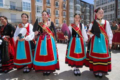 Celebración de la Ofrenda Floral en el día grande de las fiestas de San Pedro y San Pablo 2022. TOMÁS ALONSO