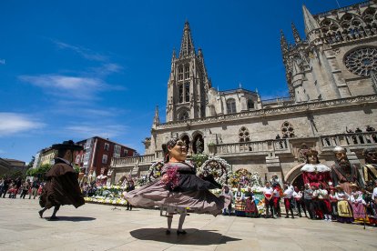 Celebración de la Ofrenda Floral en el día grande de las fiestas de San Pedro y San Pablo 2022. TOMÁS ALONSO