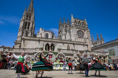 Celebración de la Ofrenda Floral en el día grande de las fiestas de San Pedro y San Pablo 2022. TOMÁS ALONSO