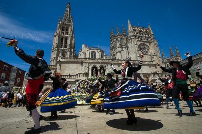 Celebración de la Ofrenda Floral en el día grande de las fiestas de San Pedro y San Pablo 2022. TOMÁS ALONSO