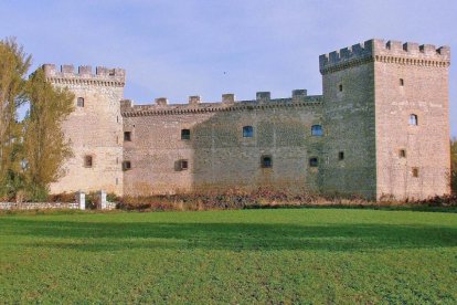 Castillo del Cid en Sotopalacios.-ECB