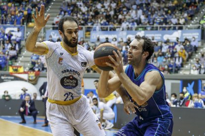 Vitor Benite fue el mejor de los azules ante Obradoiro. SANTI OTERO