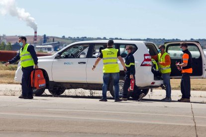 Ejercicio simulado de intervención del Ejército en secuestro terrorista en el aeropuerto de Villafría. TOMÁS ALONSO