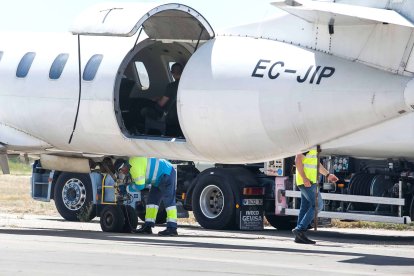 Ejercicio simulado de intervención del Ejército en secuestro terrorista en el aeropuerto de Villafría. TOMÁS ALONSO