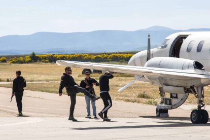 Ejercicio simulado de intervención del Ejército en secuestro terrorista en el aeropuerto de Villafría. TOMÁS ALONSO