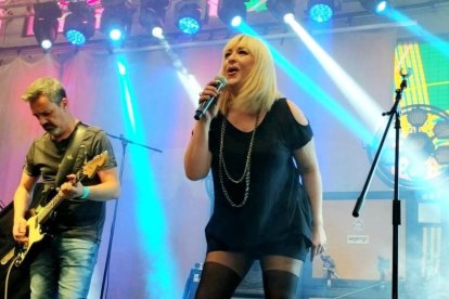 Daría Ras, cantante de Frío. FRÍO