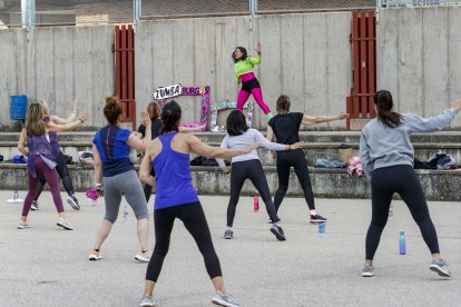Instante de una clase de zumba de Mariángeles. SANTI OTERO