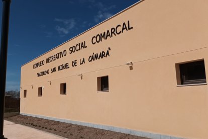En el interior se encuentran los vestuarios