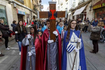 Participan los niños de la cofradía y de la parroquia de San Gil pero también de otras agrupaciones como la Schola Cantorum infantil, el grupo de monaguillos y niños de otras cofradías y de catequesis de otras parroquia. FOTOS: © ECB / SANTI OTERO