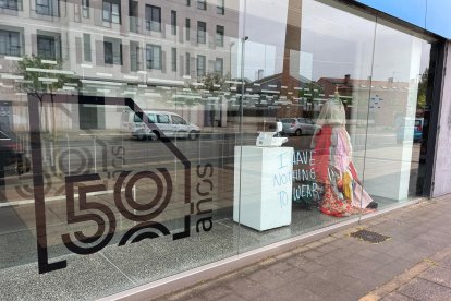 Entrada de las instalaciones de la Escuela de Arte y Superior de Diseño de Burgos.