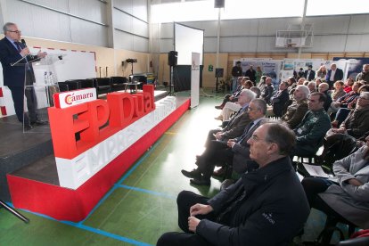 La presentación de la 3ª Muestra de Formación Profesional de Burgos reunió a representantes de la empresa y centros de FP. TOMÁS ALONSO
