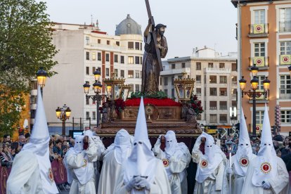 Instante de la procesión del Encuentro. SANTI OTERO