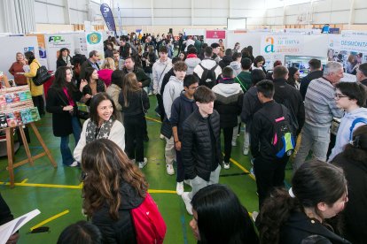 La muestra abre también el viernes para mostrar la competitiva oferta de los centros educativos de Formación Profesional en la provincia. TOMÁS ALONSO