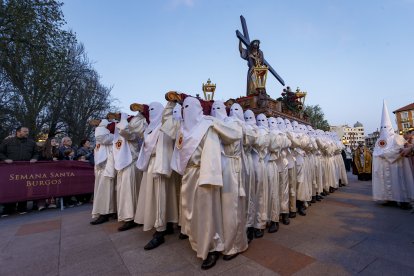 Instante de la procesión del Encuentro. SANTI OTERO