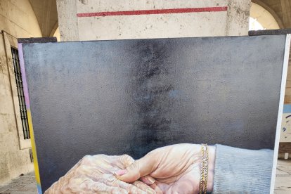 Cuadro expuesto junto al Ayuntamiento. ECB