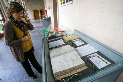 Exposiciones, visitas, charlas, y hasta un Kahoot! en clase de Historia tratan de mostrar a los alumnos la riqueza del centro. TOMAS ALONSO