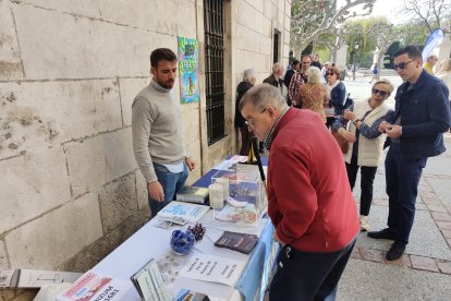 La asociación instaló una mesa informativa. ECB