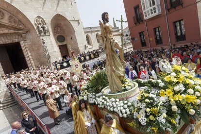 Instante de la procesión de Anuncio Pascual. SANTI OTERO