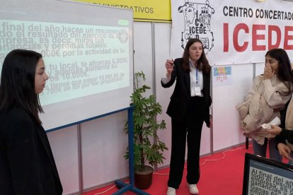 Los jóvenes encuentran en esta feria una opción de futuro