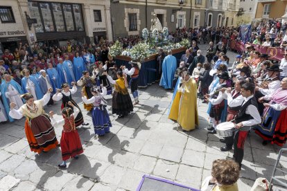 Instante de la procesión de Anuncio Pascual. SANTI OTERO