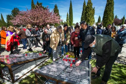 Inauguración del memorial por las víctimas del franquismo en el cementerio de Burgos. TOMÁS ALONSO