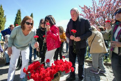 Inauguración del memorial por las víctimas del franquismo en el cementerio de Burgos. TOMÁS ALONSO