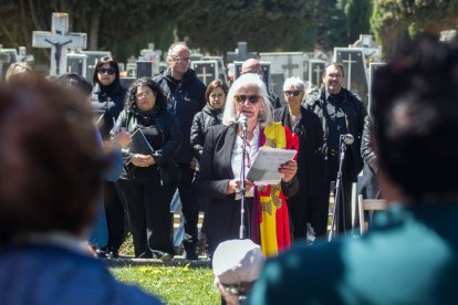 Inauguración del memorial por las víctimas del franquismo en el cementerio de Burgos. TOMÁS ALONSO