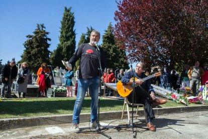 Inauguración del memorial por las víctimas del franquismo en el cementerio de Burgos. TOMÁS ALONSO