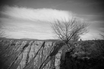 Salto del Nervión y Monte Santiago. Es un lugar de gran belleza natural, rodeado de montañas y bosques que hacen de este paraje un espacio único en el que la naturaleza se muestra en todo su esplendor. FOTOS: © Daniel López García