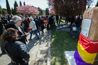 Inauguración del memorial por las víctimas del franquismo en el cementerio de Burgos. TOMÁS ALONSO