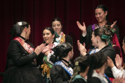 La ceremonia celebrada en el Principal sirvió para entronizar a la nueva corte de los Sampedros,