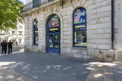 Exterior de la cafetería del Teatro Principal.