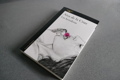 Ejemplar de 'Las herederas', la última novela de Aixa de la Cruz.