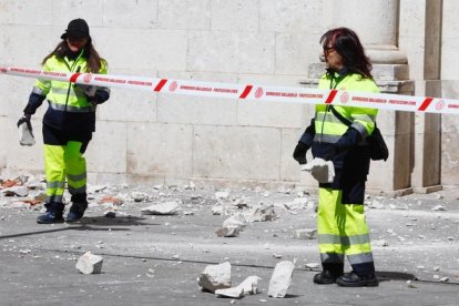 Un rayo destruye la cruz de la iglesia de las Esclavas del Sagrado Corazón.