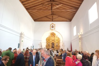 La misa en honor al Santo estaba llena hasta la bandera