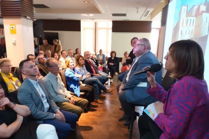 La alcaldesa defiende su gestión económica