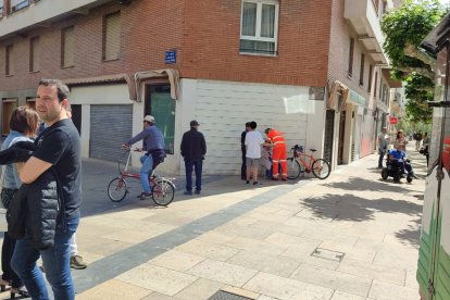 Una de las viajeras tuvo que ser atendida por los sanitarios.