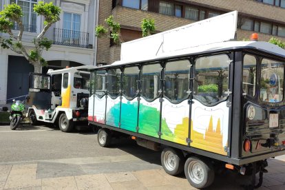 El tren, atravesado en la calle Martínez del Campo
