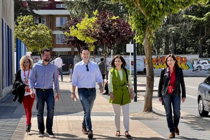 Daniel de la Rosa junto a varios miembros de su candidatura.