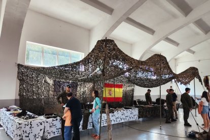 El acuartelamiento Diego Porcelos acoge la celebración del Día de las Fuerzas Armadas.